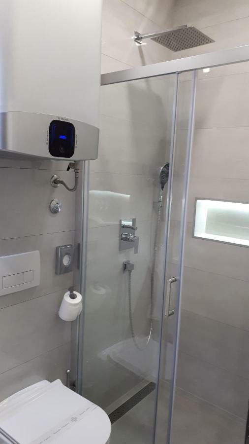 Batcave Apartment Pula Luaran gambar